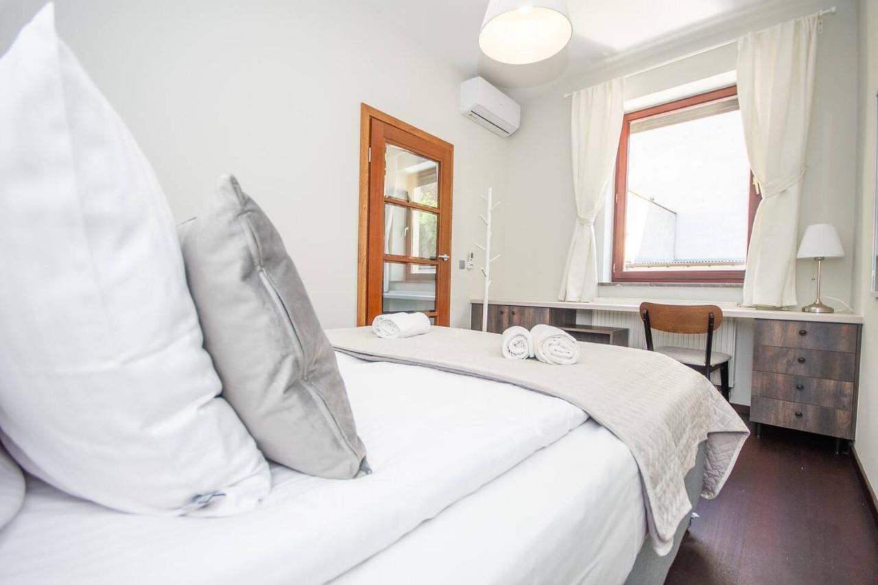 Inpoint 2-Bedrooms Apartment With Private Garden And Free Parking Краков Экстерьер фото